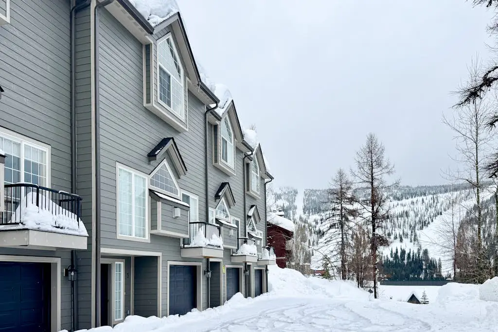 Schweitzer Ullr Retreat