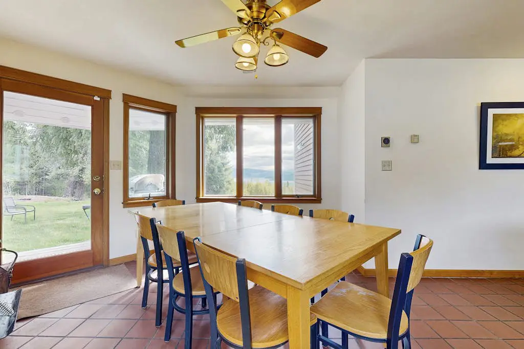 Lakeview Home on acreage with Hot Tub