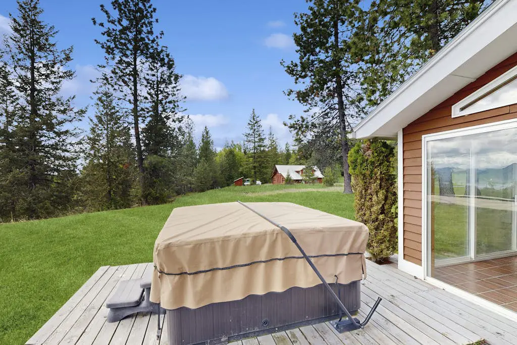 Lakeview Home on acreage with Hot Tub