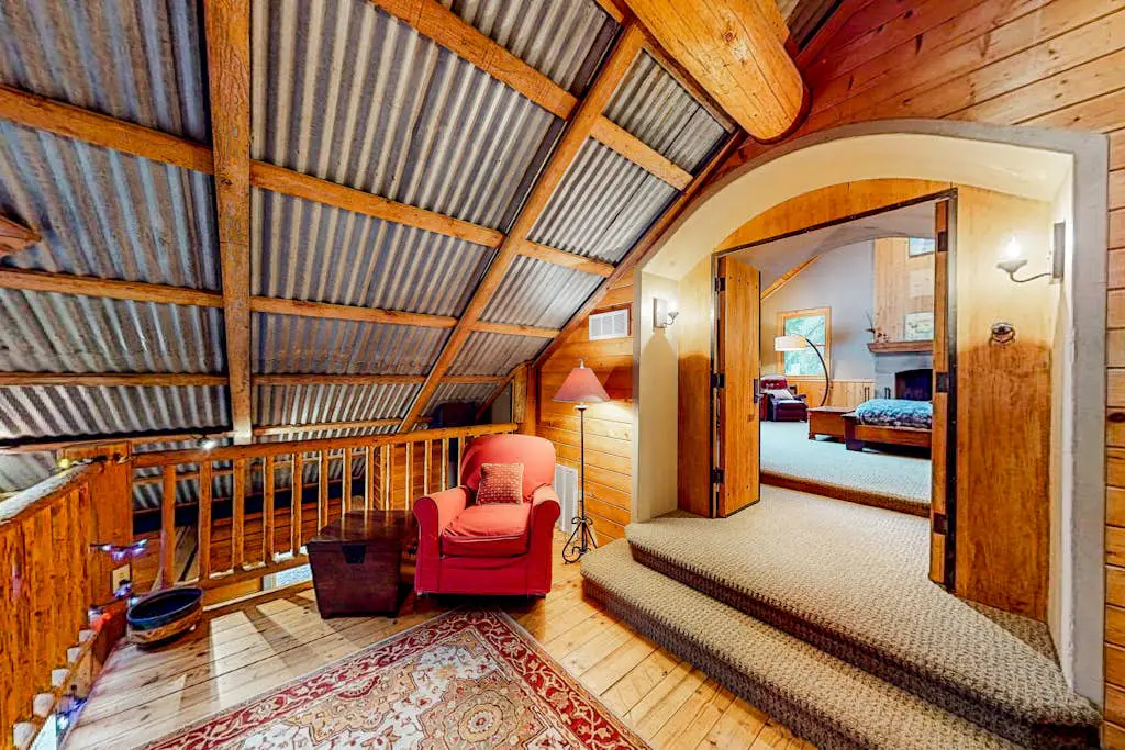 Eureka Lodge