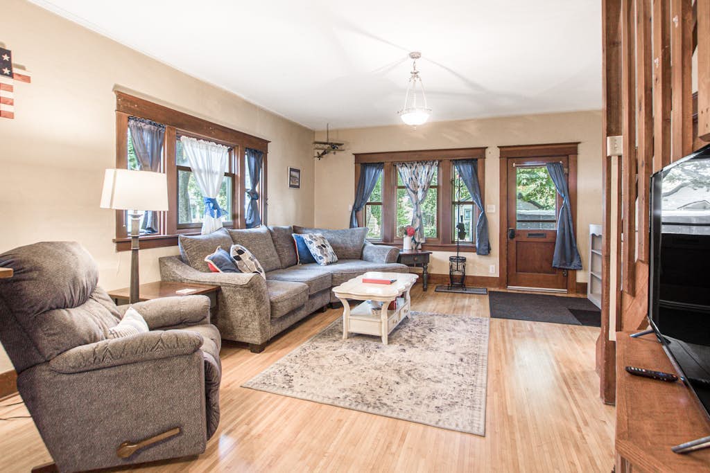 2-story downtown home near the water with firepit, enclosed backyard, fireplace