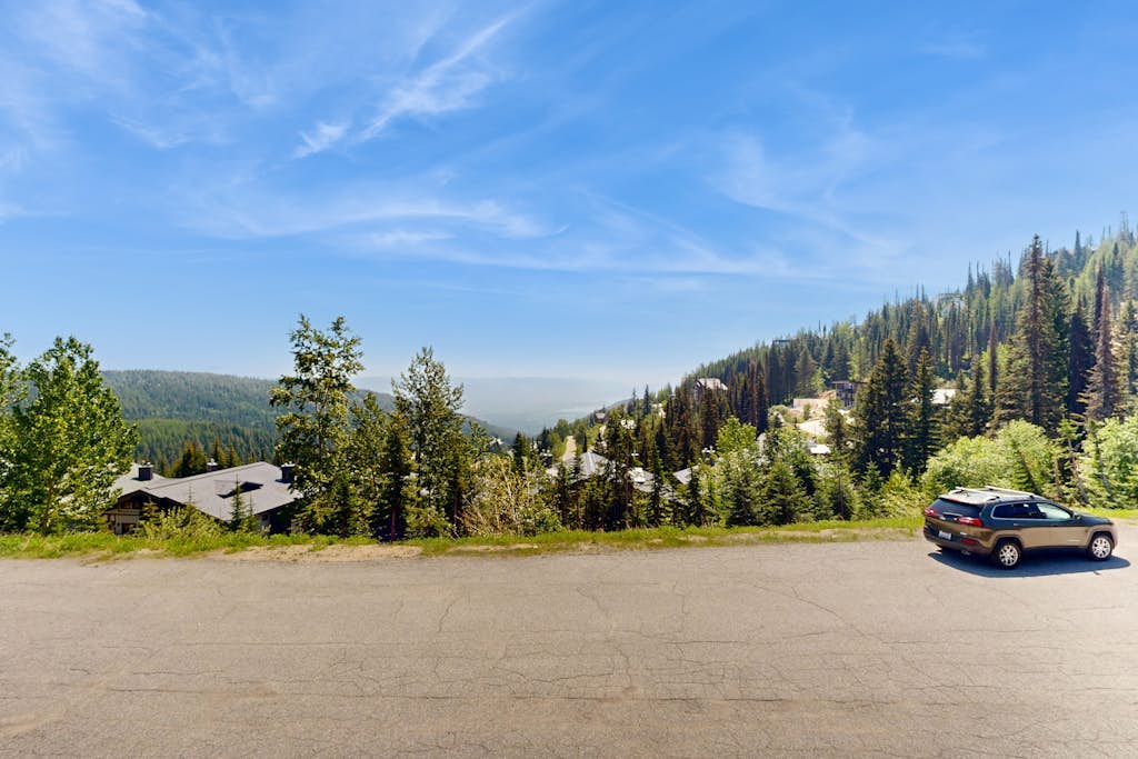 Cozy mountain condo with beautiful ski view - Ski In/Ski Out