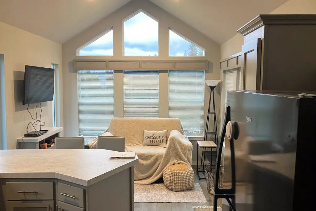 Tiny Lake Retreat