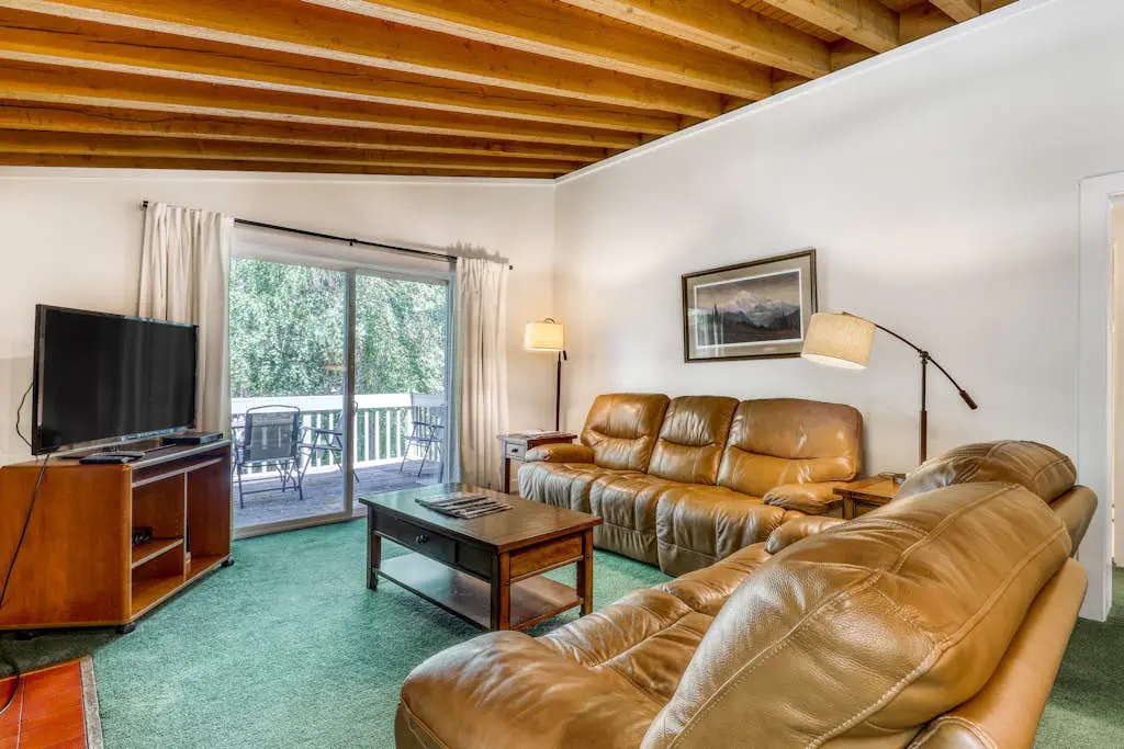 Single Level Ranch Condo in Elkhorn