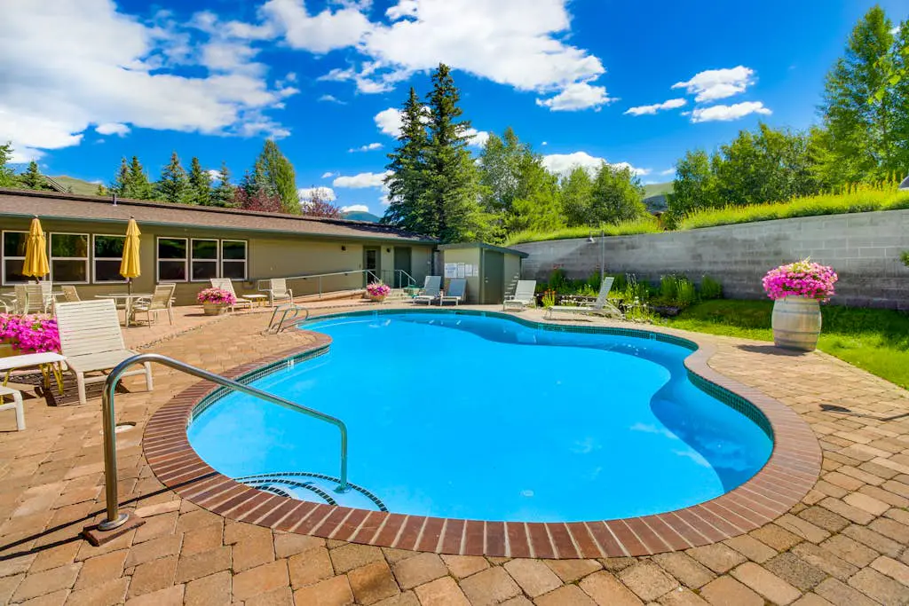 Single Level Ranch Condo in Elkhorn