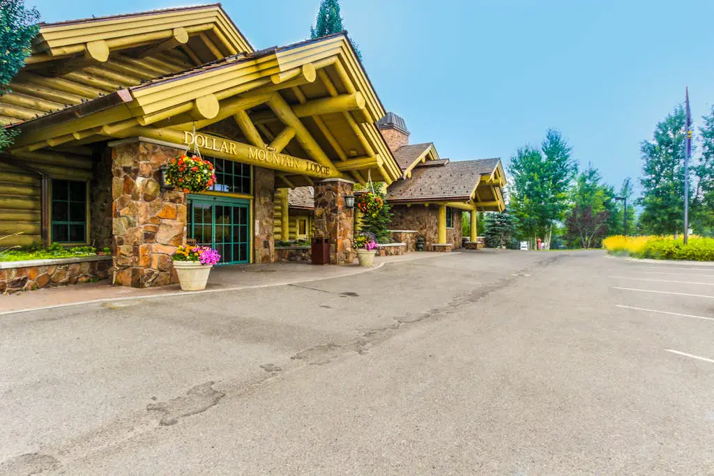 Single Level Ranch Condo in Elkhorn