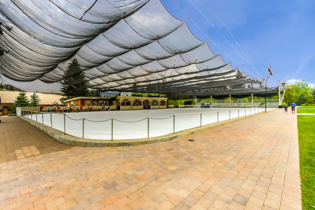 Single Level Ranch Condo in Elkhorn
