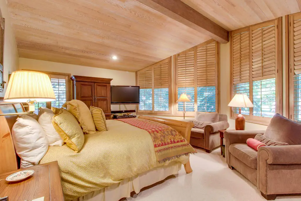 Sunny Side Lodge