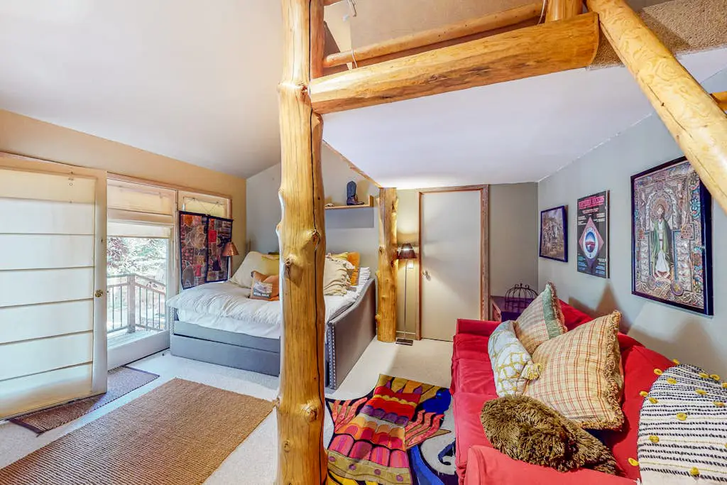Sunny Side Lodge