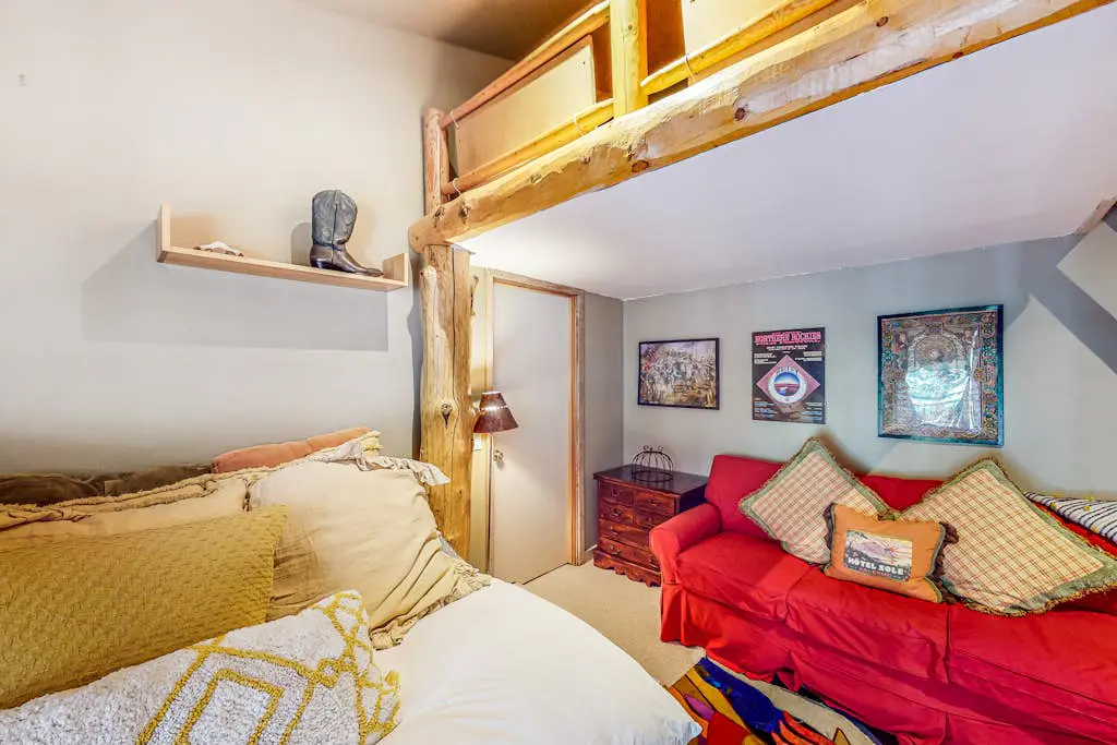 Sunny Side Lodge
