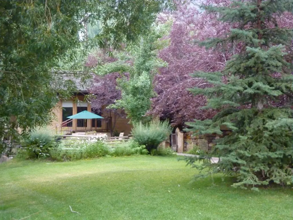 Sunny Side Lodge