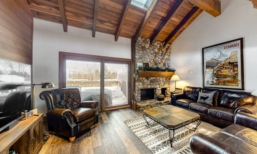Ski-in/ski-out alpine condo with prime location, shared pool, hot tub, & tennis