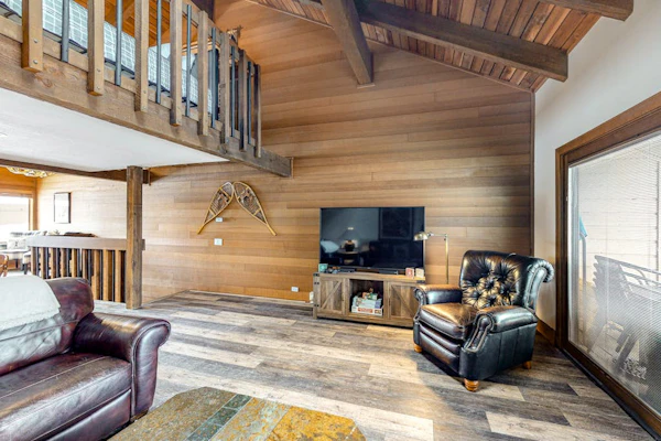 Ski-in/ski-out alpine condo with prime location, shared pool, hot tub, & tennis