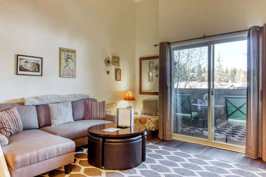 Elkhorn Escape - Renovated 2020