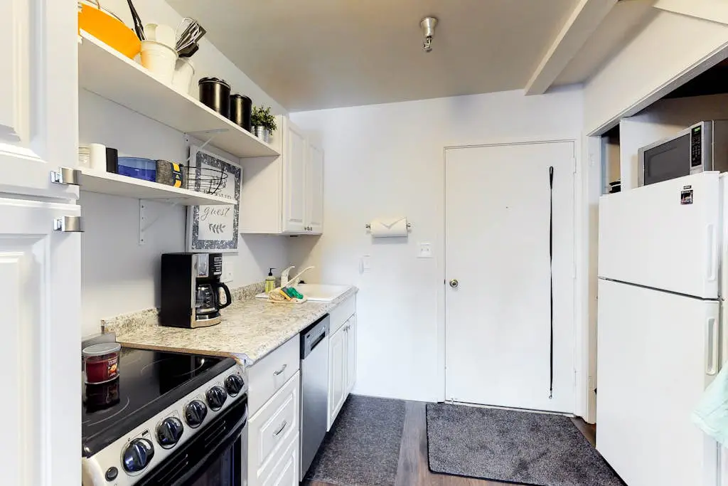 Elkhorn Escape - Renovated 2020