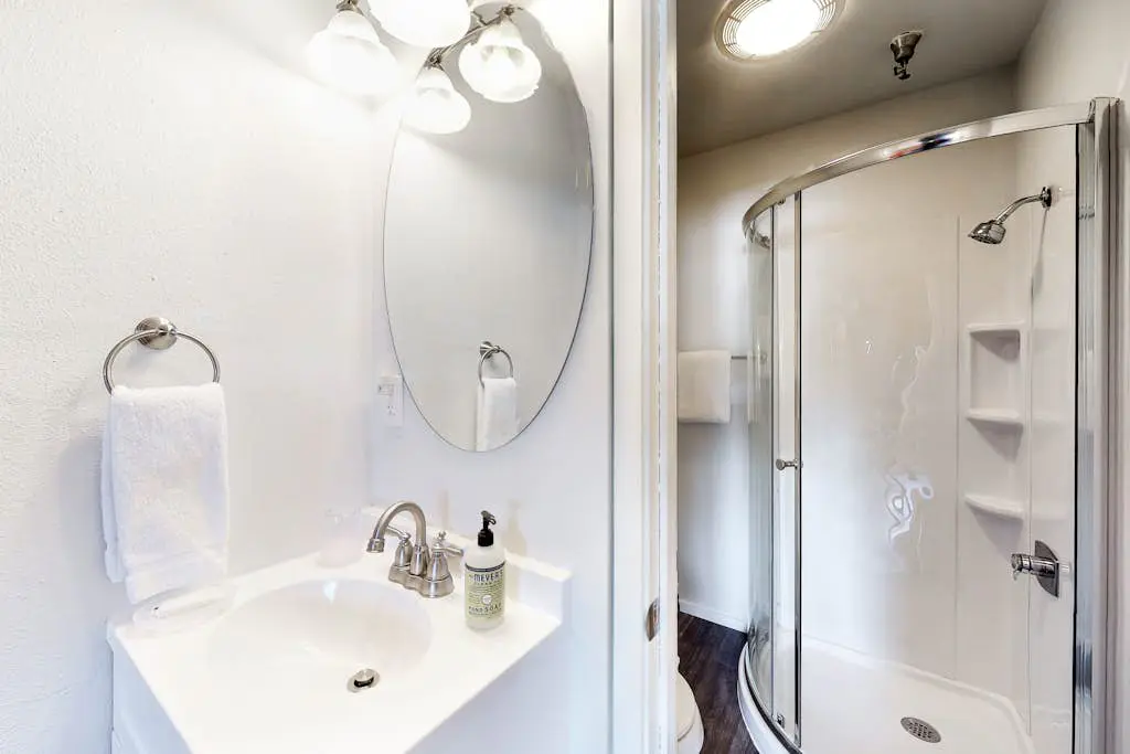 Elkhorn Escape - Renovated 2020