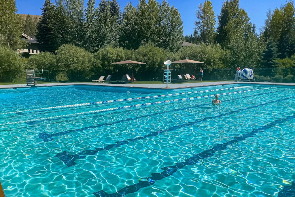 Luxury getaway near Ketchum, skiing, & golf w/ shared pool & tennis courts