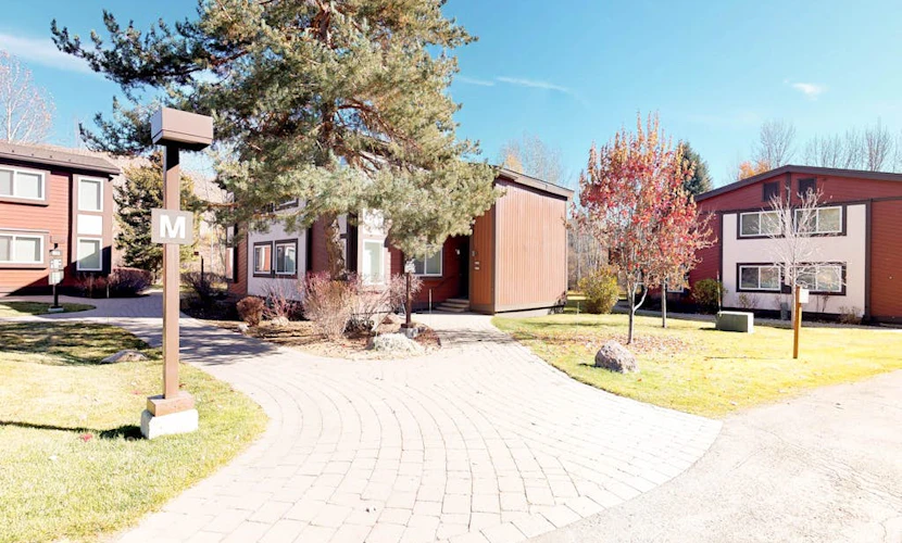 Bright Condo Less than a Mile to Ski Lifts, Pool, Tennis