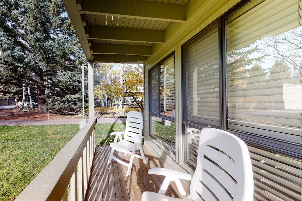 Comfy condo with WiFi & washer/dryer - near Dollar Mountain & downtown
