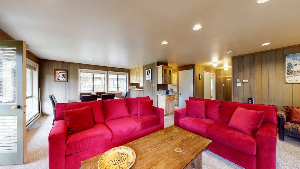 Comfy condo with WiFi & washer/dryer - near Dollar Mountain & downtown