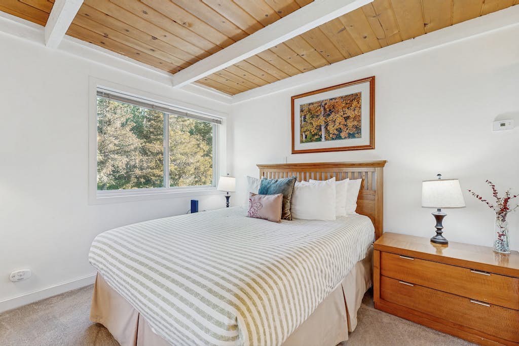 Bright corner Atelier studio w/mountain views - close to Sun Valley Resort