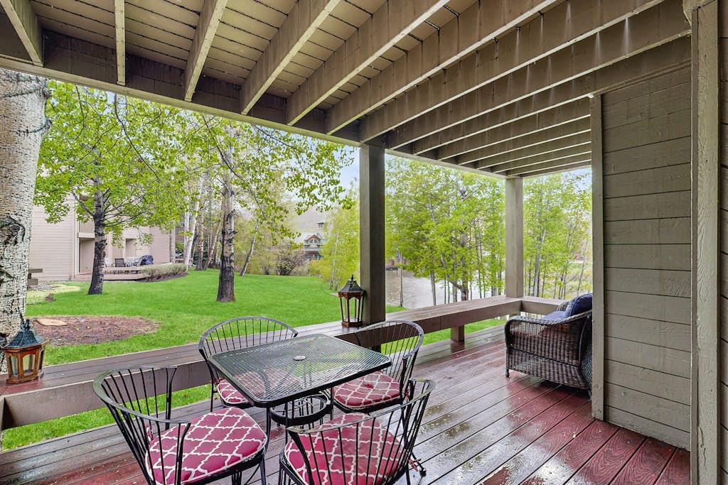 Perfect condo near town & skiing with views, pool, hot tub, on-site golf & deck