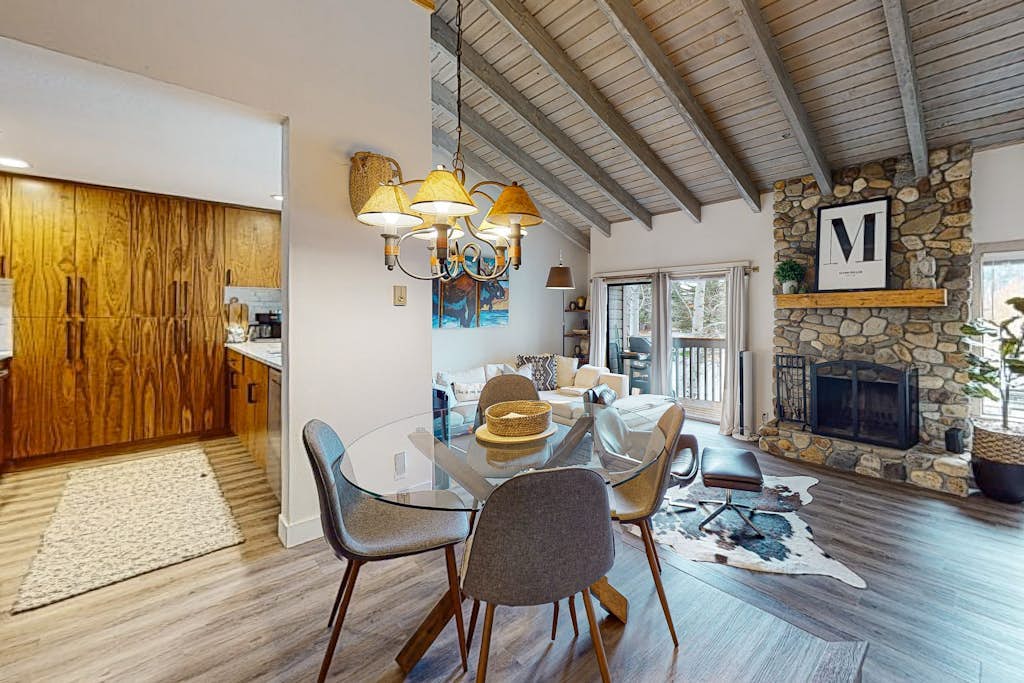Inviting condo with skiing, pool, fireplace, mountain view, & W/D