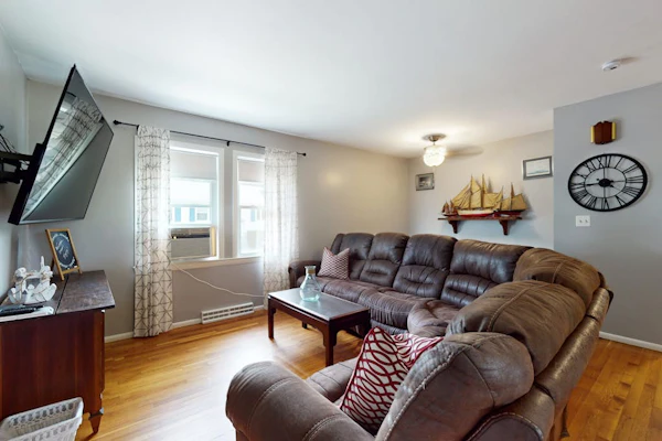 Peaceful centrally located home: w/ yard & walking distance to town