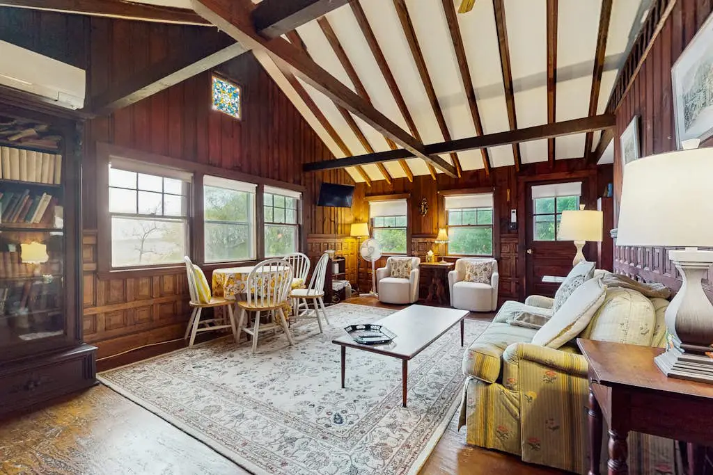 Rustic Rockport Cottage