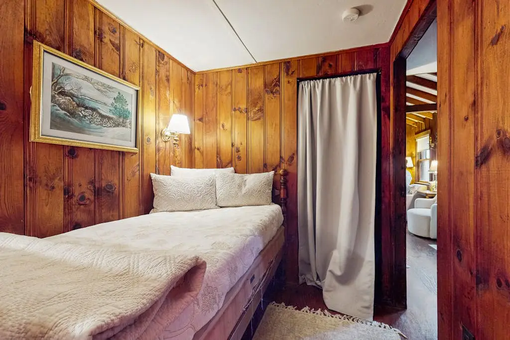 Rustic Rockport Cottage