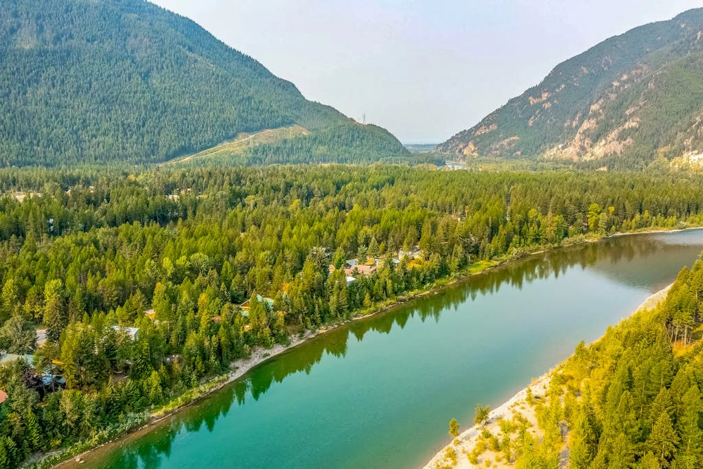 Middle Fork River Retreat