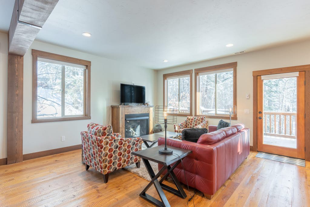 Amiable townhome with fireplace, hot tub, patio, gas grill, deck, & balcony