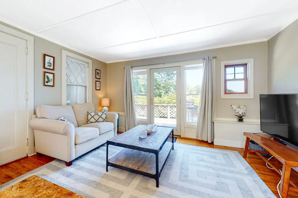 Black Cove Cottage