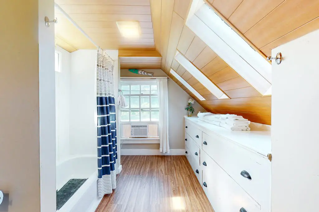 Black Cove Cottage