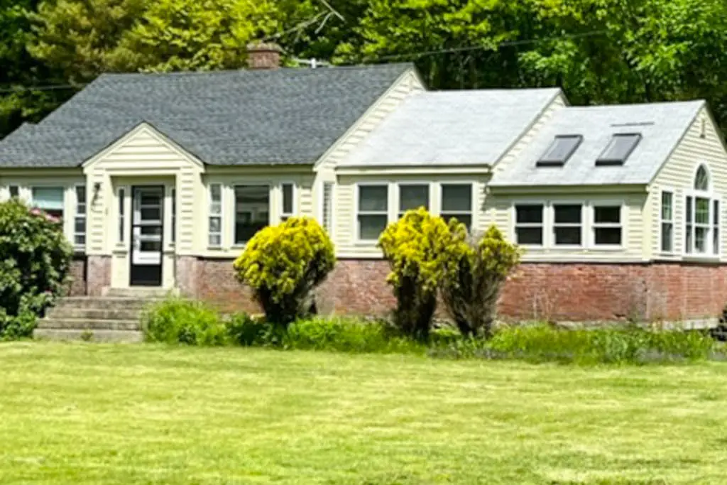 Garden Cottage By The Sea