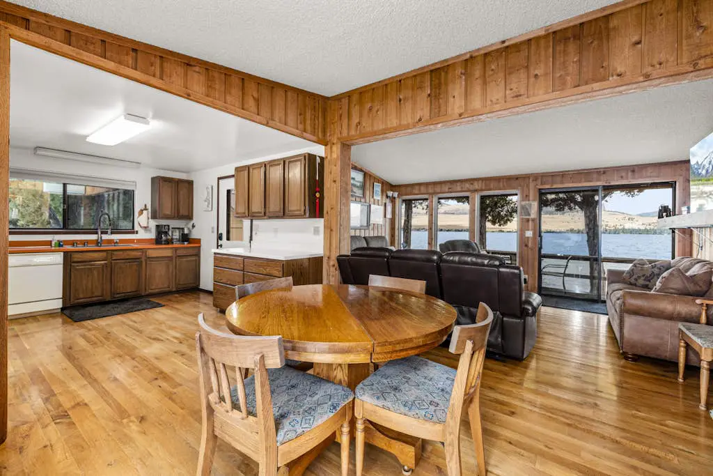 The Meadowlark Cabin