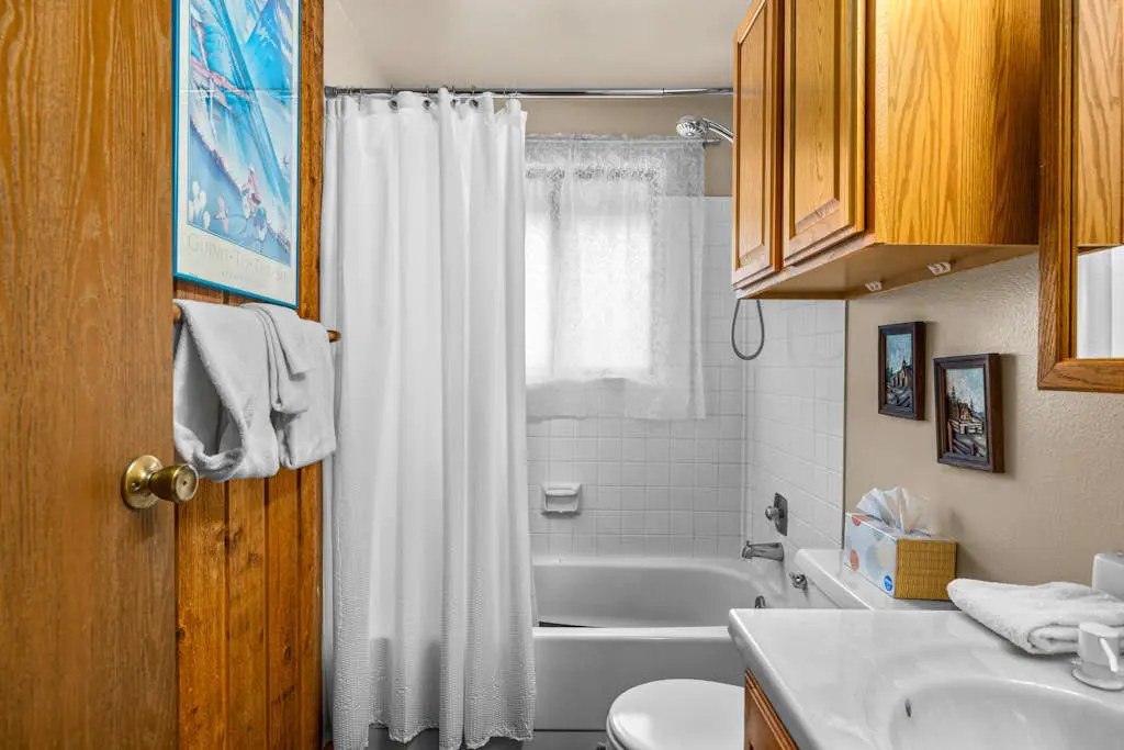 The Meadowlark Cabin