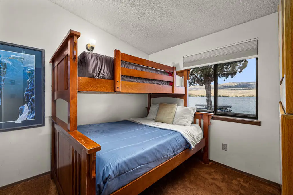 The Meadowlark Cabin
