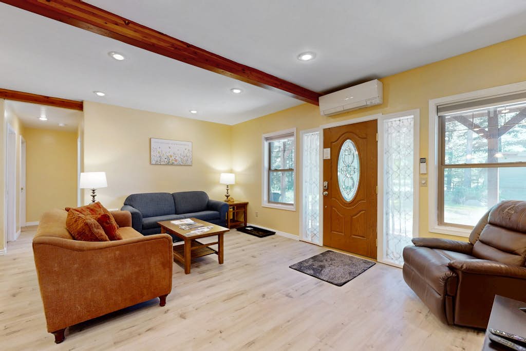 Lower-level mountain view retreat with a kitchenette & washer/dryer
