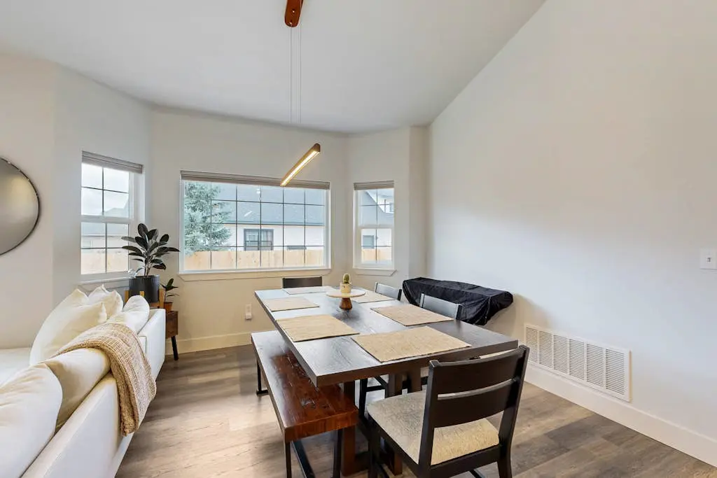 Modern Mountain View Escape