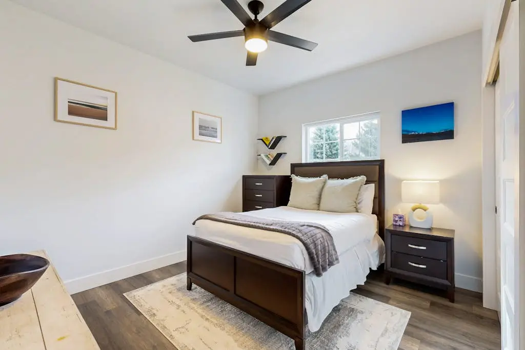 Modern Mountain View Escape