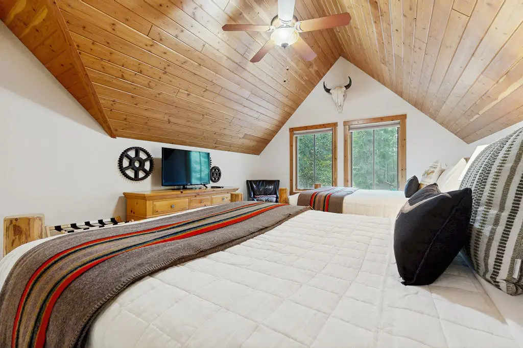 Deer Pine Cabin