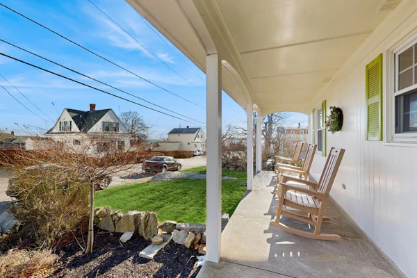 Inviting coastal home w/ yard: walk to beach, town & train