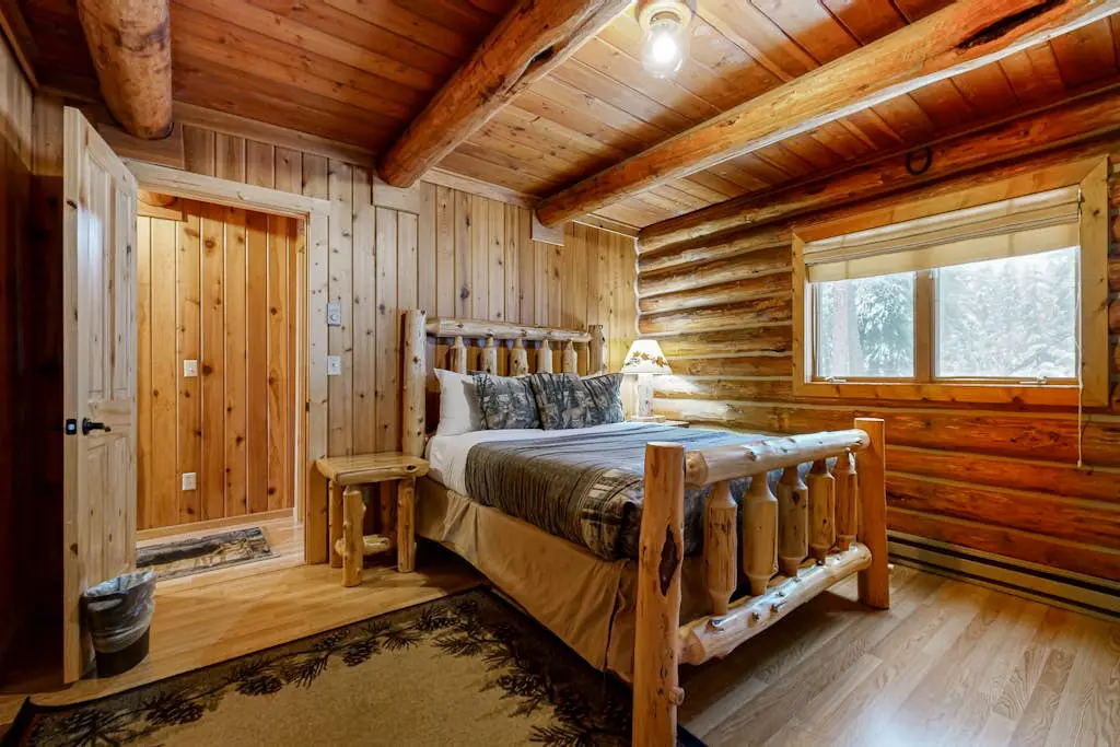 Blacktail Cabin