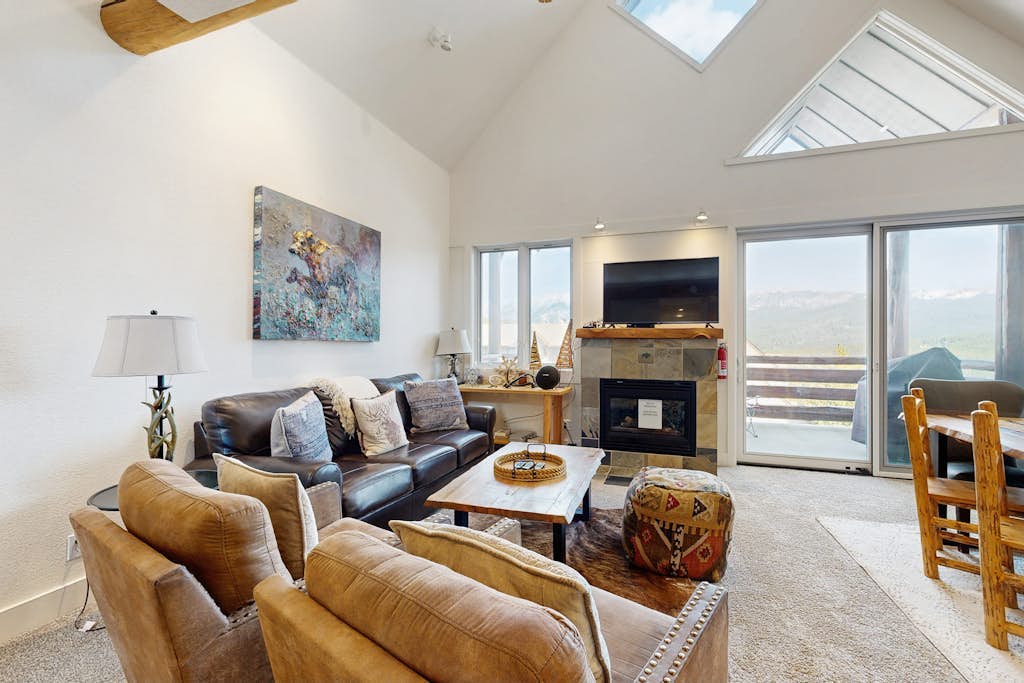 Slopeside townhome with ski-in/ski-out and private hot tub