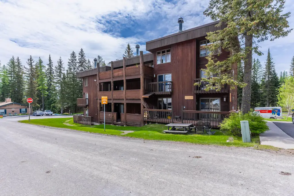 Big Mountain Getaway with Trail/Slope Access