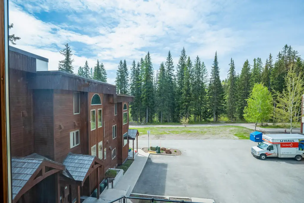 Big Mountain Getaway with Trail/Slope Access