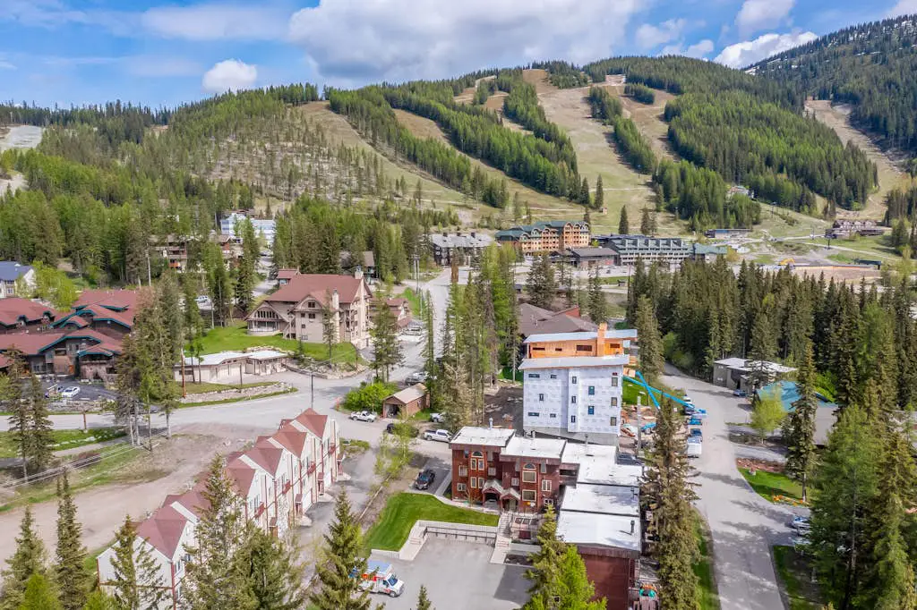 Big Mountain Getaway with Trail/Slope Access