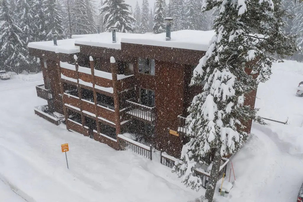 Big Mountain Getaway with Trail/Slope Access
