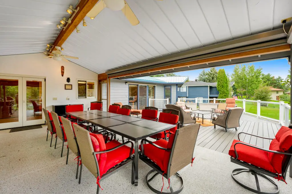 Lazy K on Peaceful Bay - Lake House
